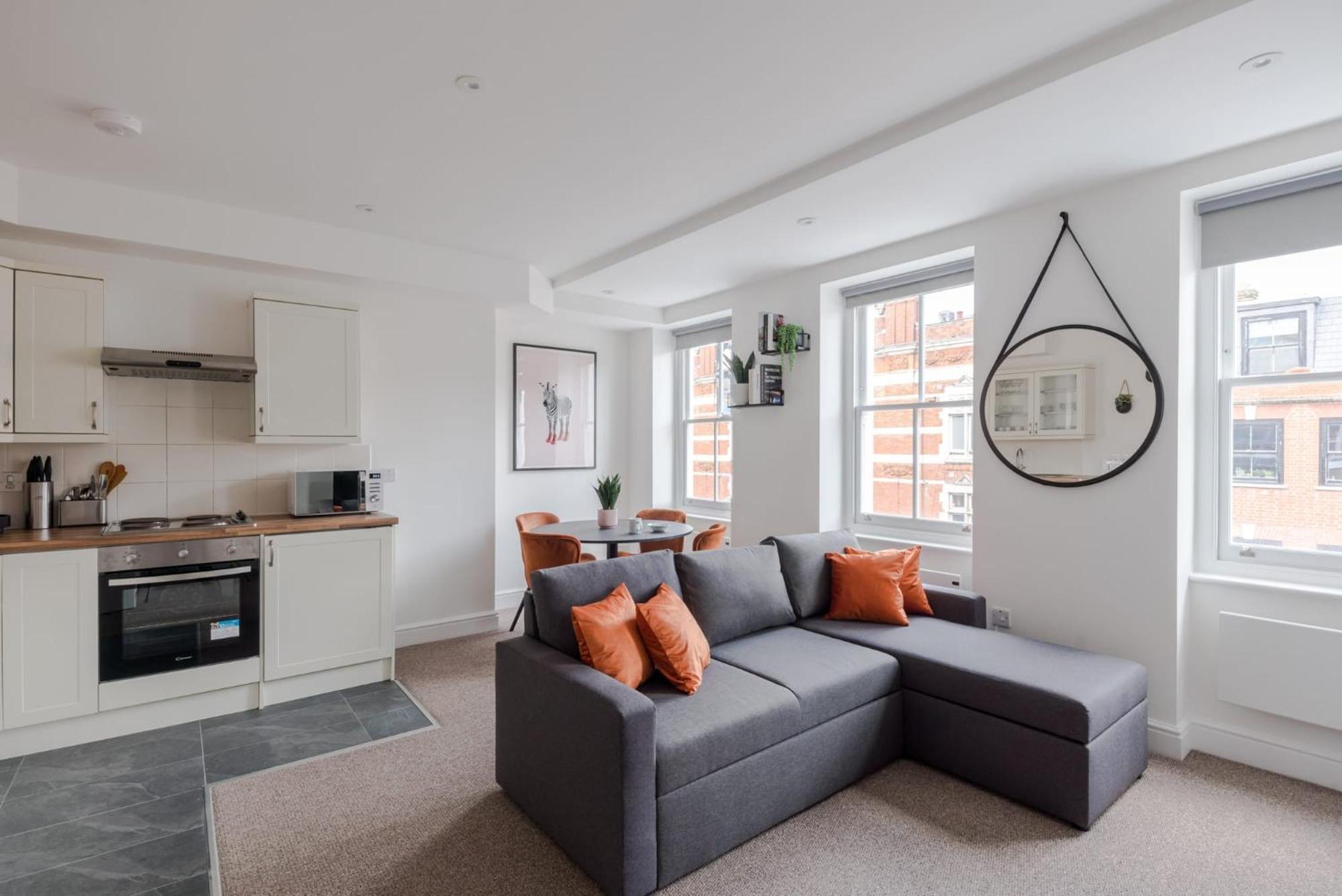 The Vanity Affair - Fitzrovia - By Frankie Says London