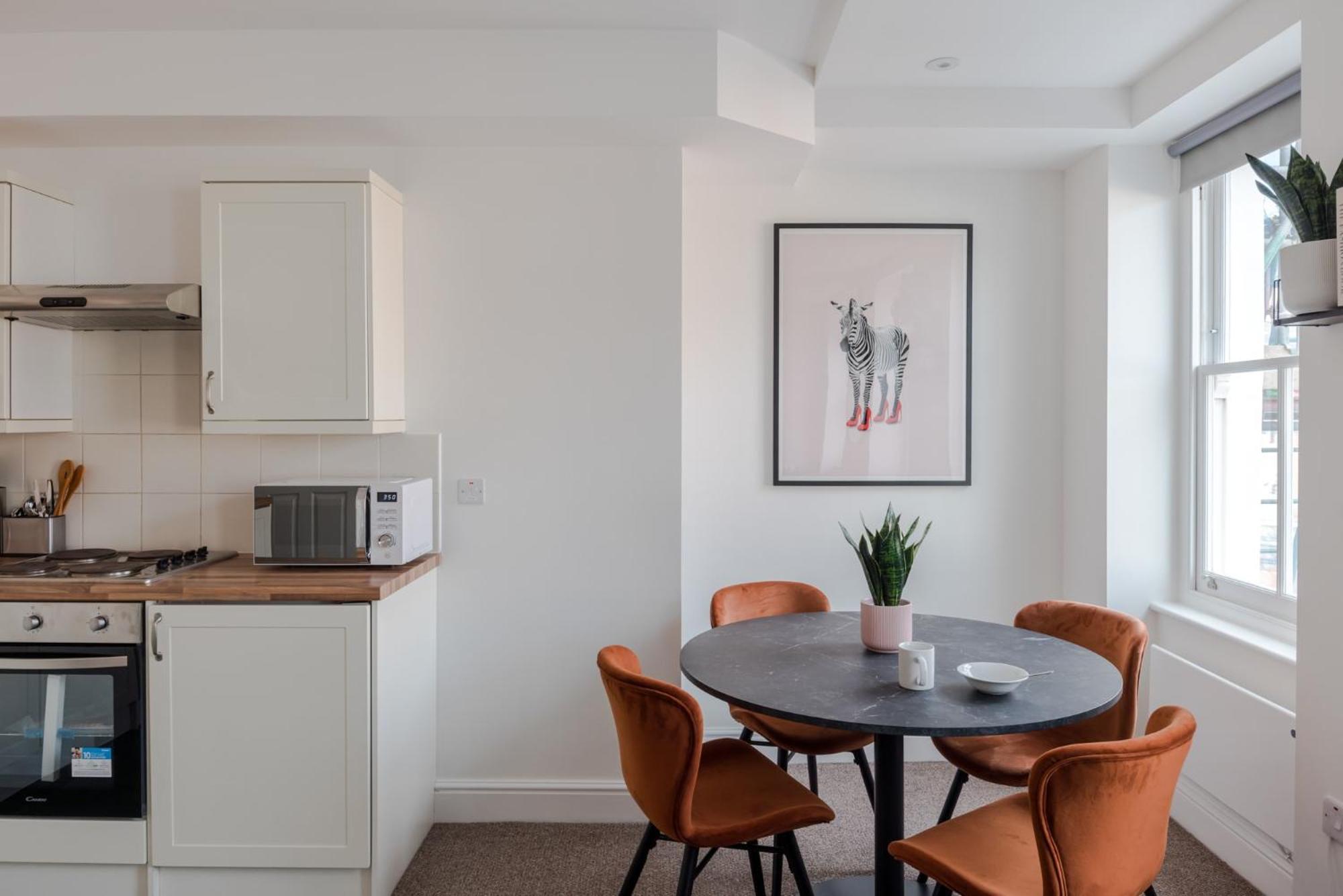 The Vanity Affair - Fitzrovia - By Frankie Says Apartment