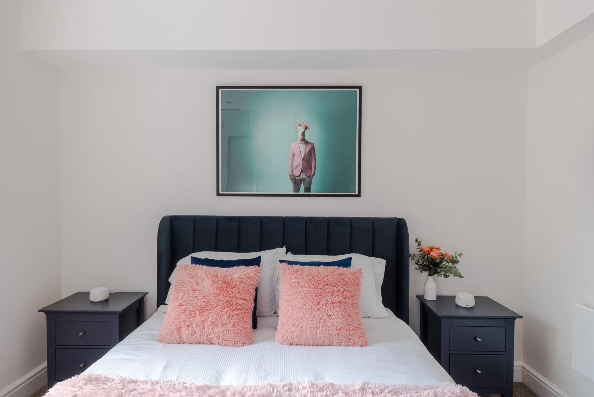 The Vanity Affair - Fitzrovia - By Frankie Says Apartment *