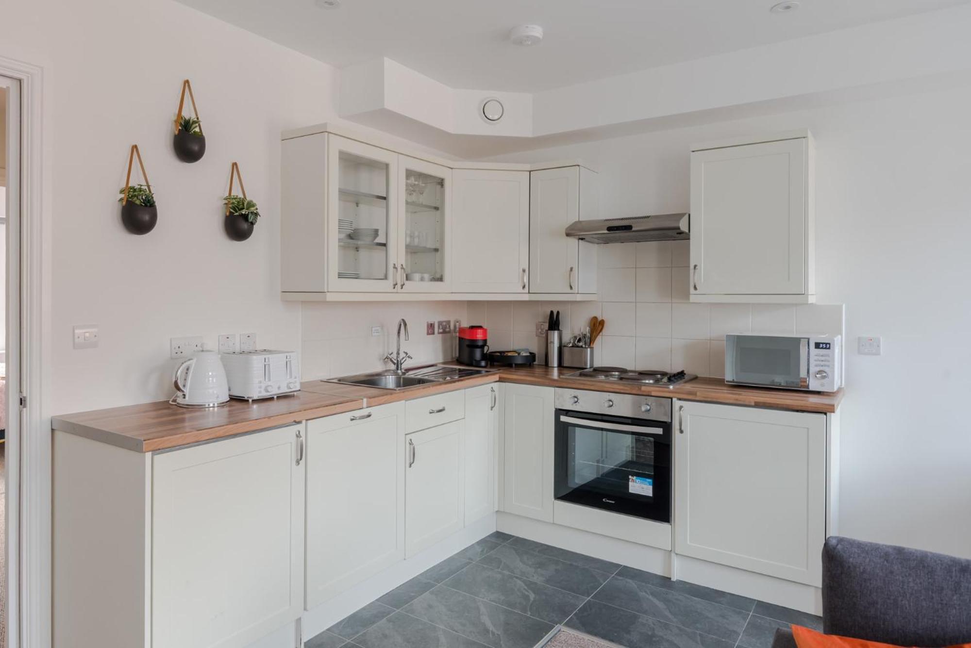The Vanity Affair - Fitzrovia - By Frankie Says Apartment London