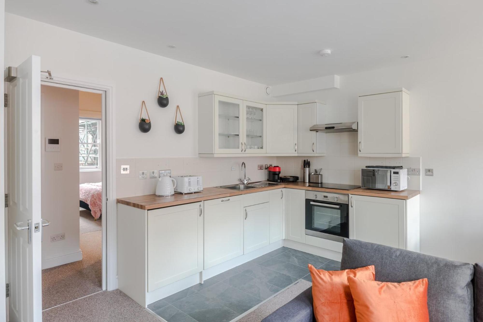 The Sensual Breeze - Fitzrovia - Frankie Says Apartment London