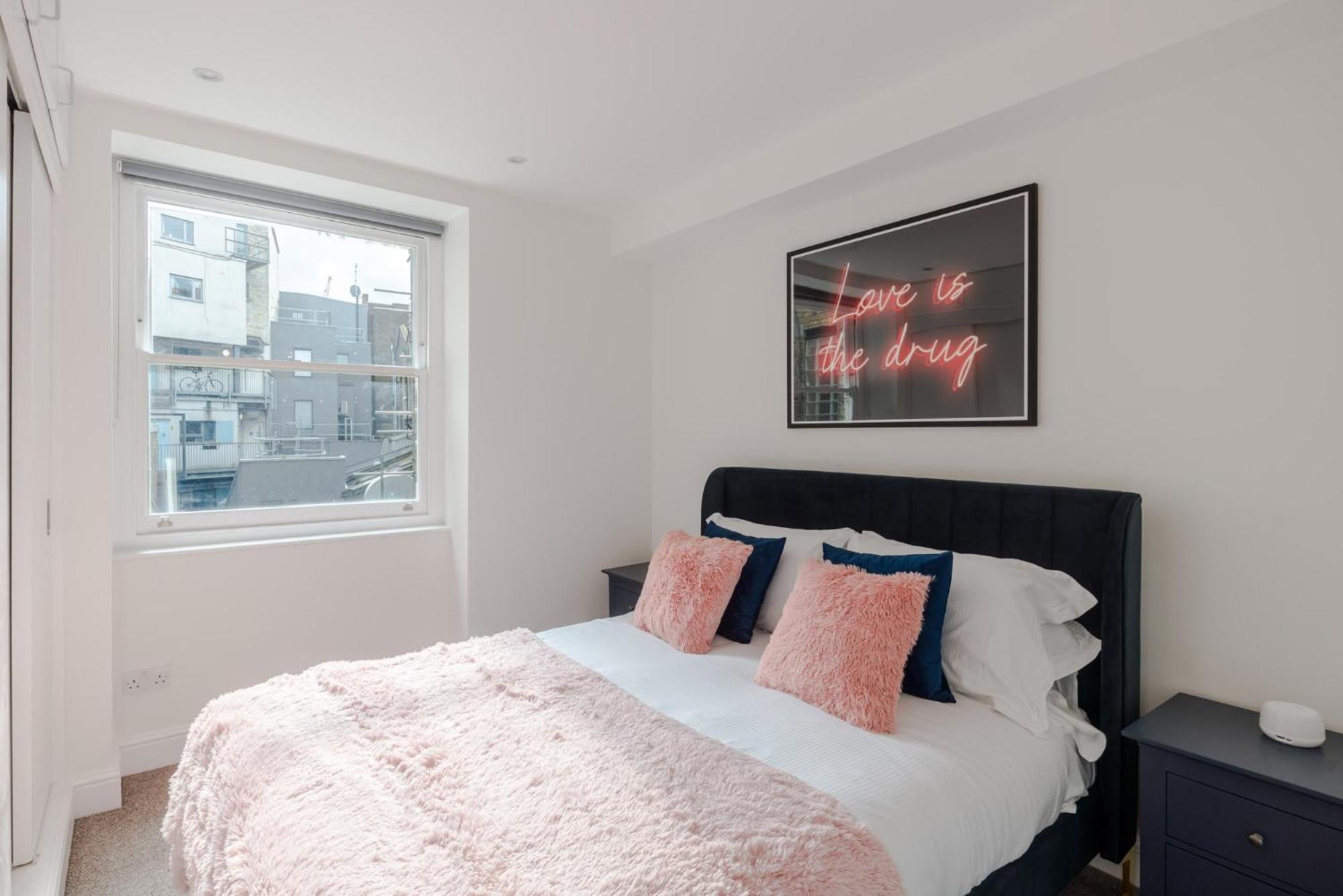 The Sensual Breeze - Fitzrovia - Frankie Says Apartment *