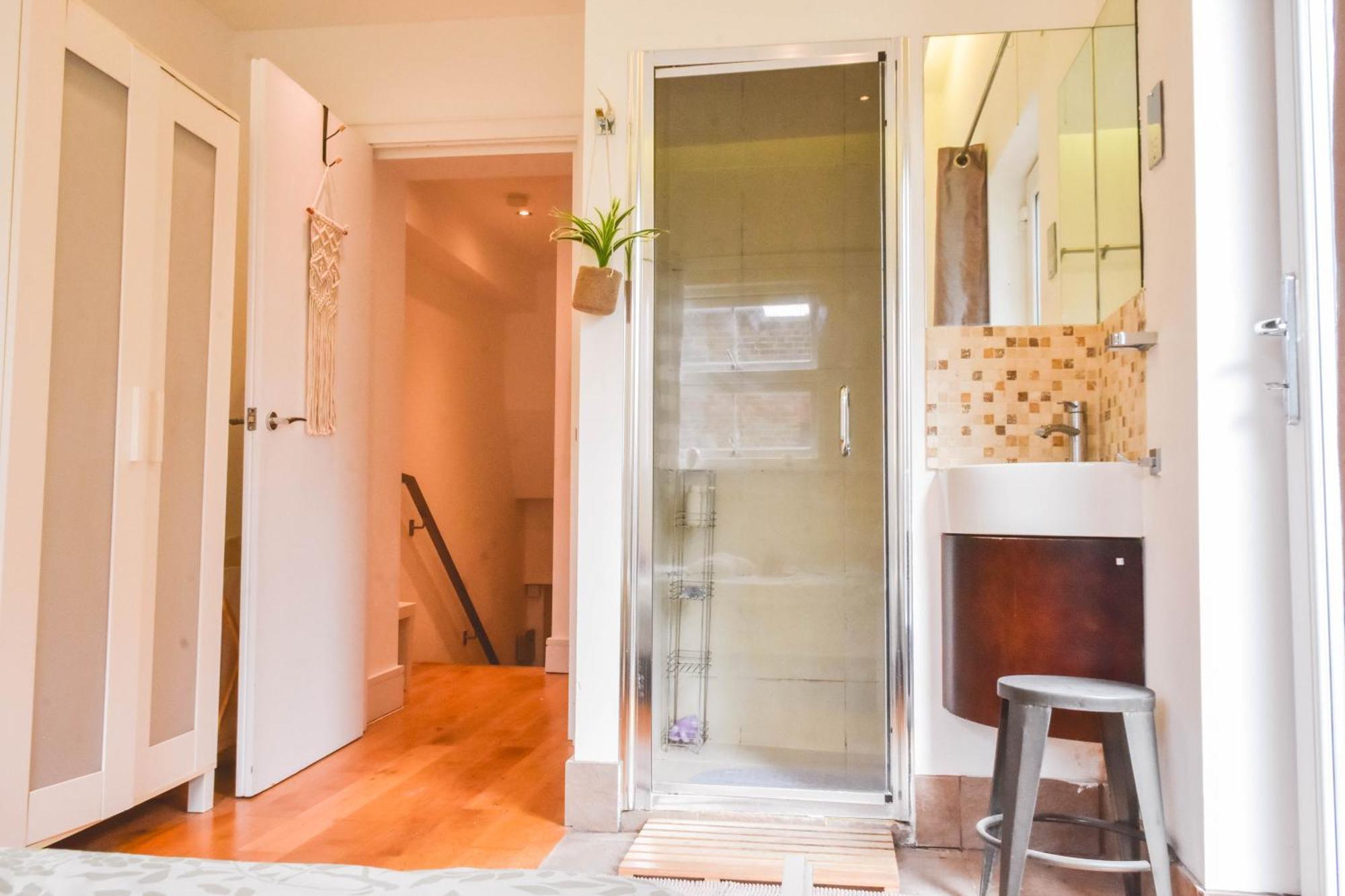 Putney , Modern-flawless ! Apartment *