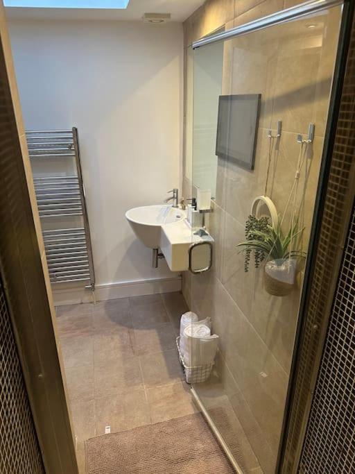 Putney , Modern-flawless ! Apartment London