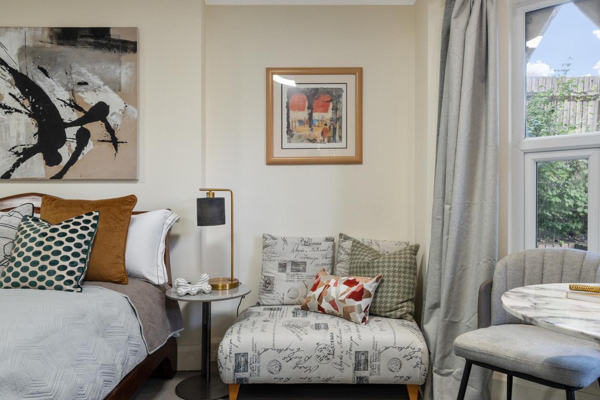 Leamington Park With Parking Apartamento Londres