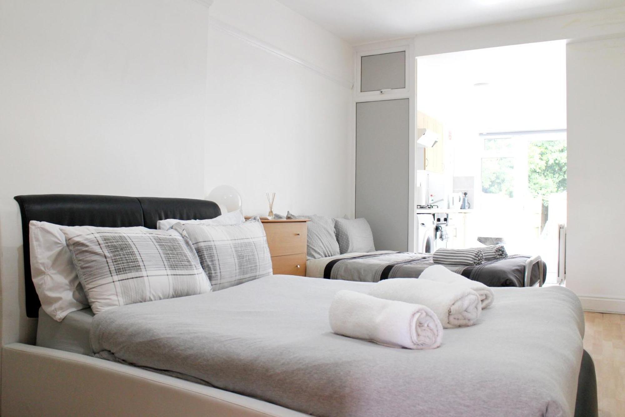 Leilighet Large Garden Flat On Golders Road *