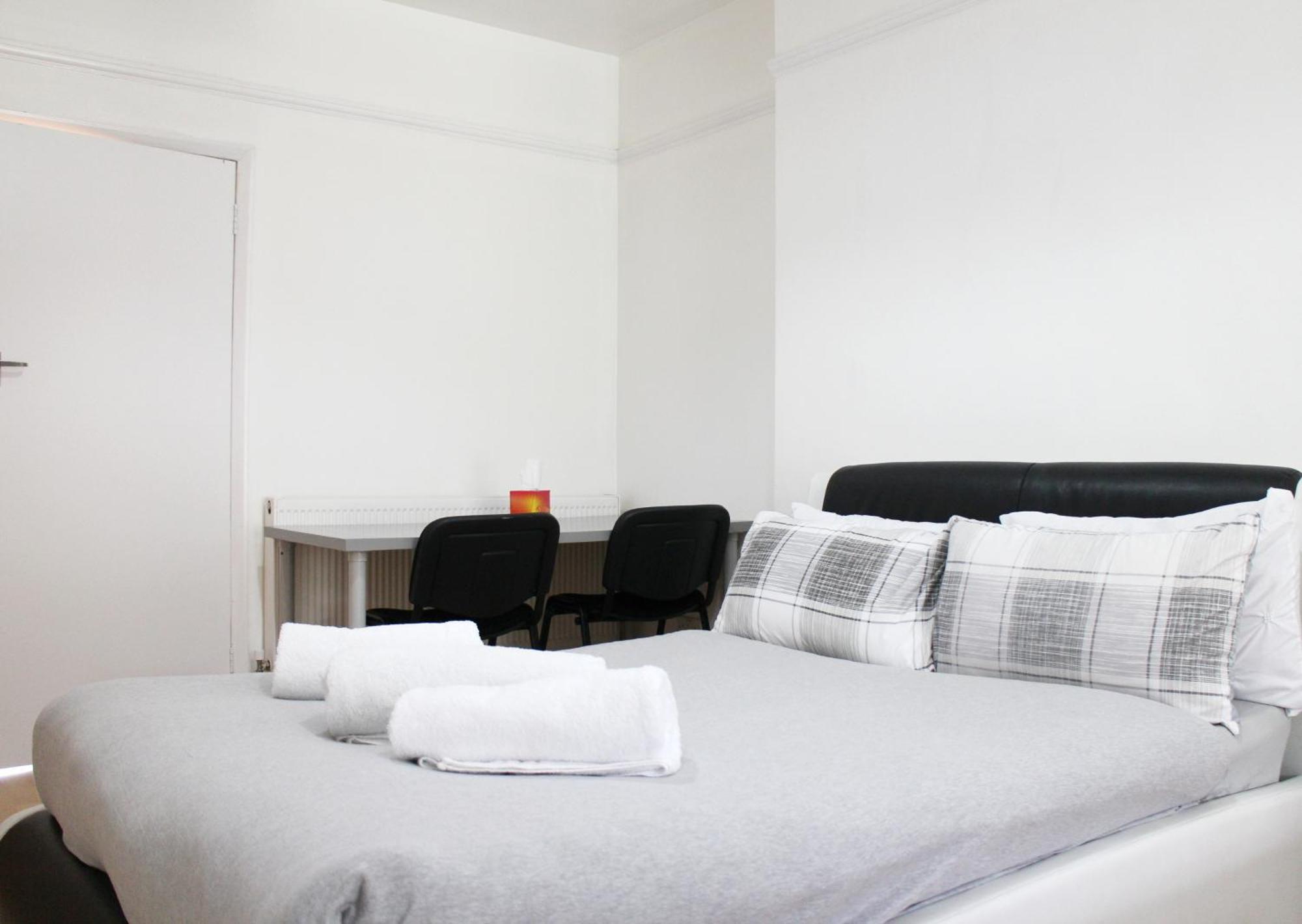 Leilighet Large Garden Flat On Golders Road *