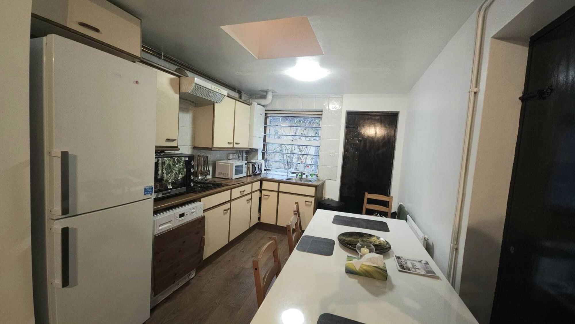 Apartment Stockwell Station London