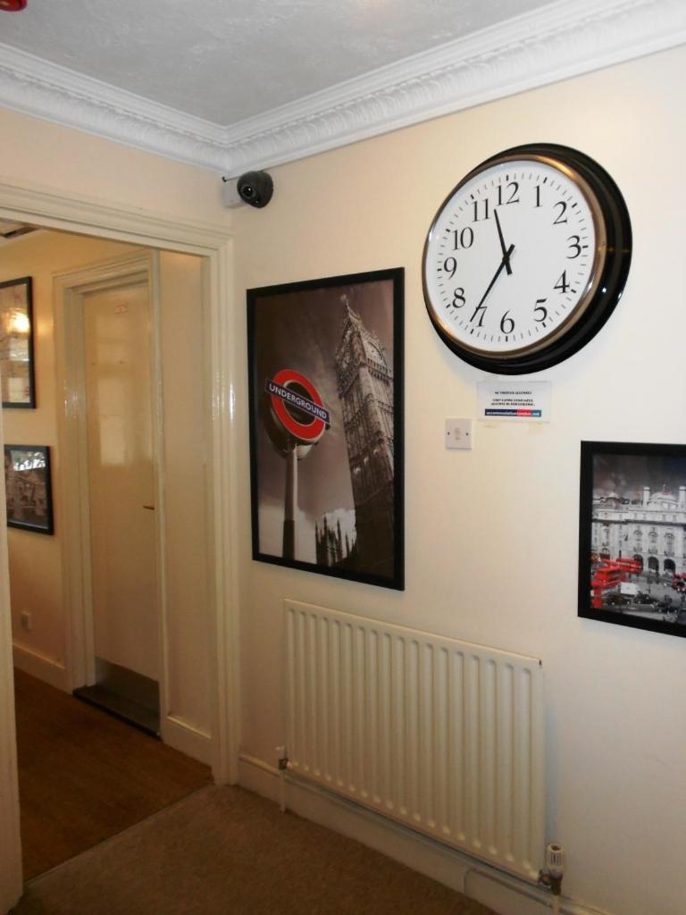 24/7 * London