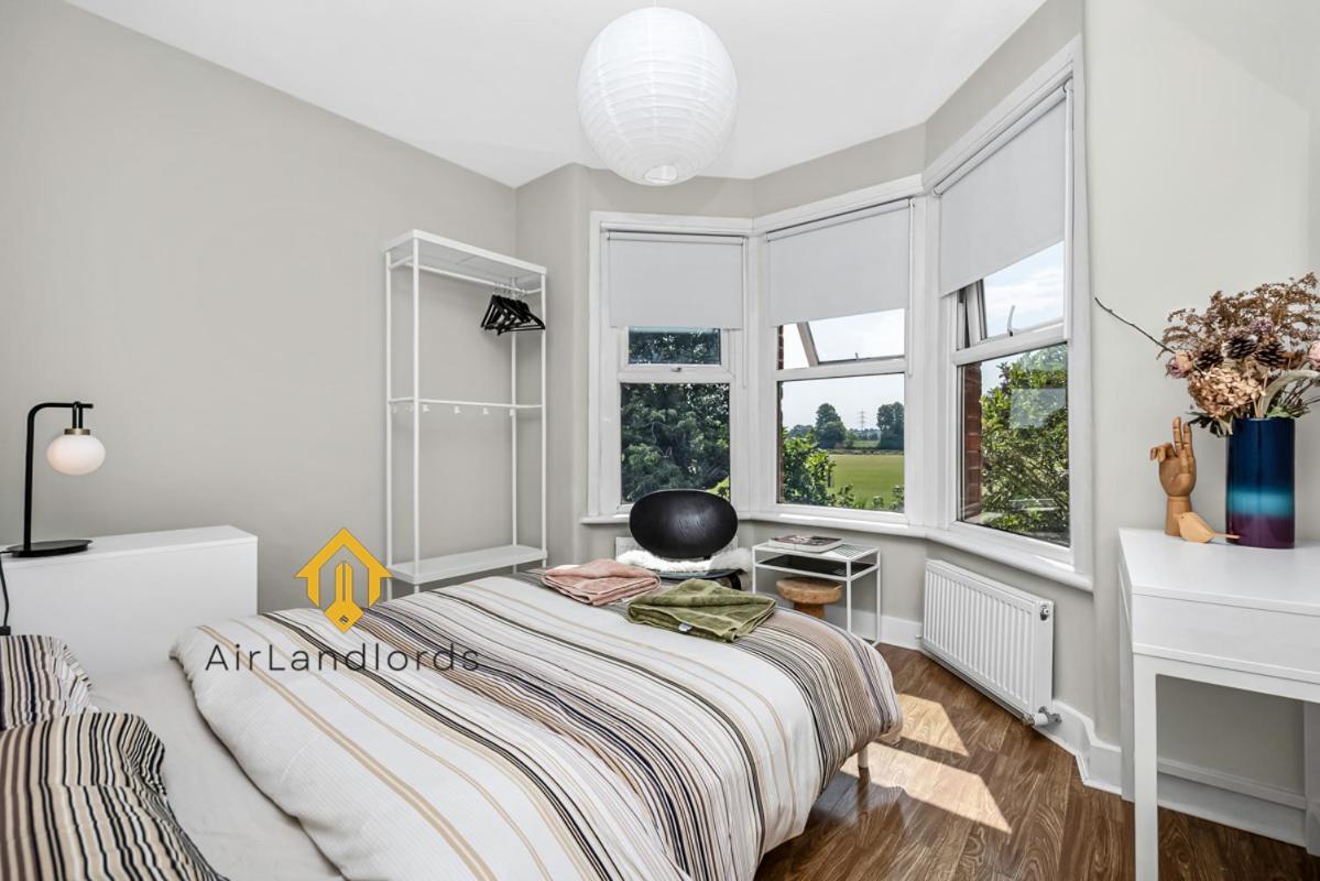 Appartement Unique 2 Bedroom Flat In Heart Of Walthamstow Londen