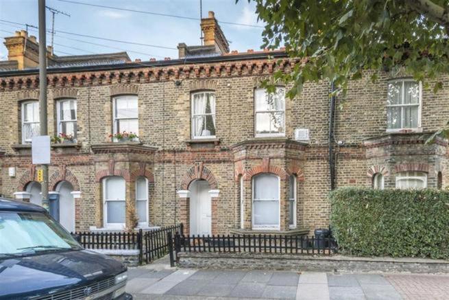 Charming Flat Centrally Located Leilighet