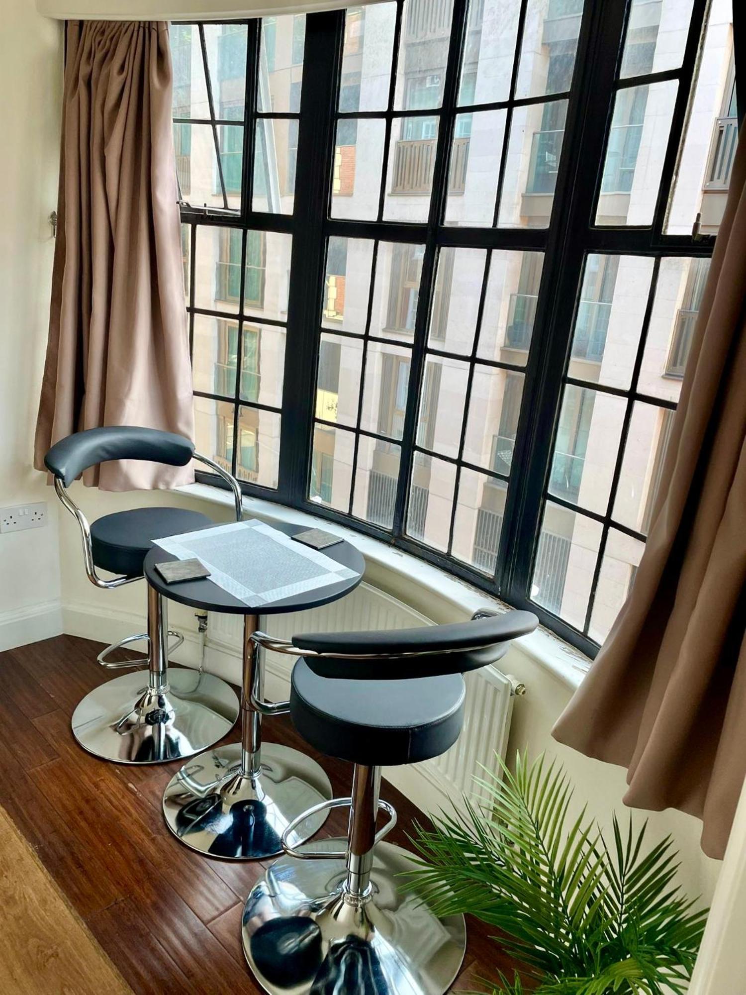 Lovely Studio, 5 Mins To Big Ben, * London