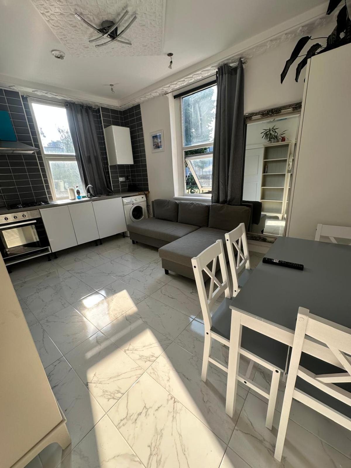 First Floor One Bedroom Flat Bell Street Leilighet *
