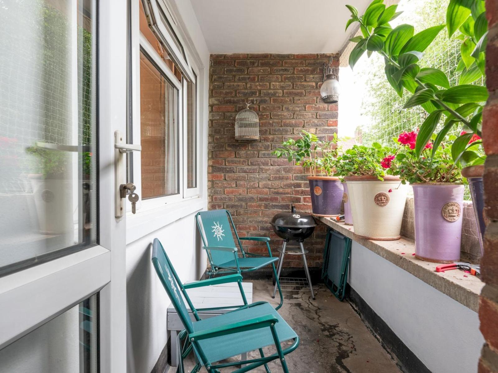 Pass The Keys Peaceful Zen With Parking Kew Apartment London