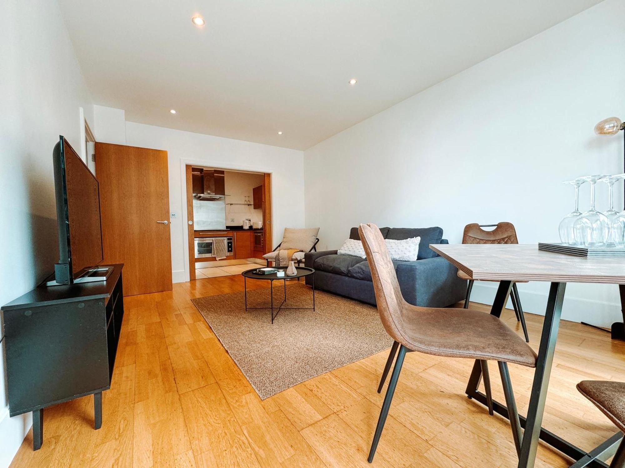 Apartment Two Bedroom Luxury Waterfront In