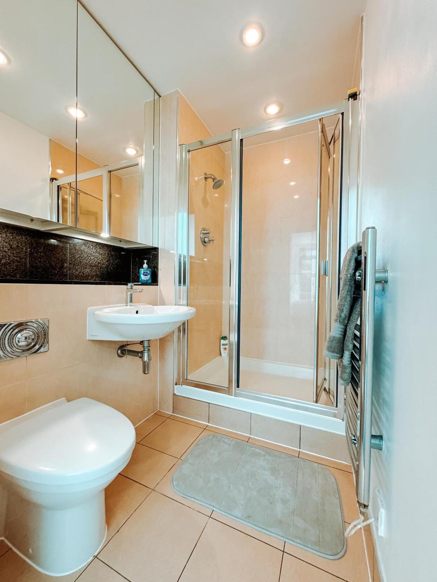 Two Bedroom Luxury Waterfront In *