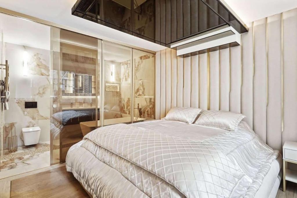 Luxury 3 Bedroom House Apartment London