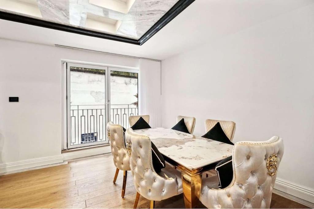 Apartment Luxury 3 Bedroom House