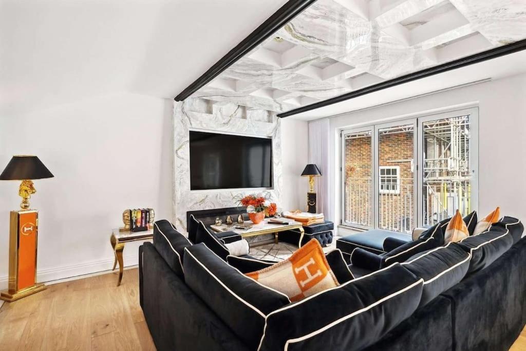 Luxury 3 Bedroom House * London