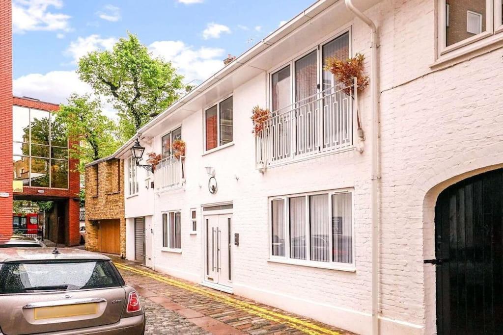 Luxury 3 Bedroom House Apartment