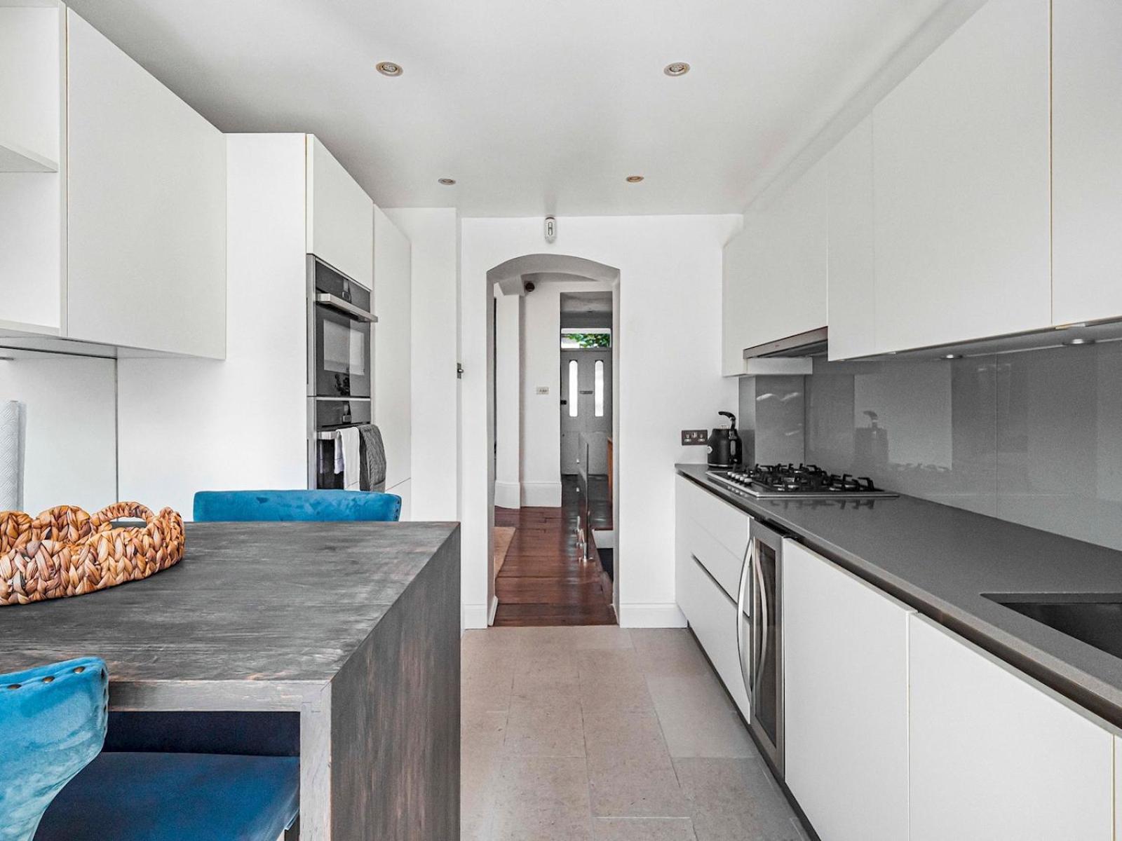 Stylish Maisonette Pass The Keys Londres