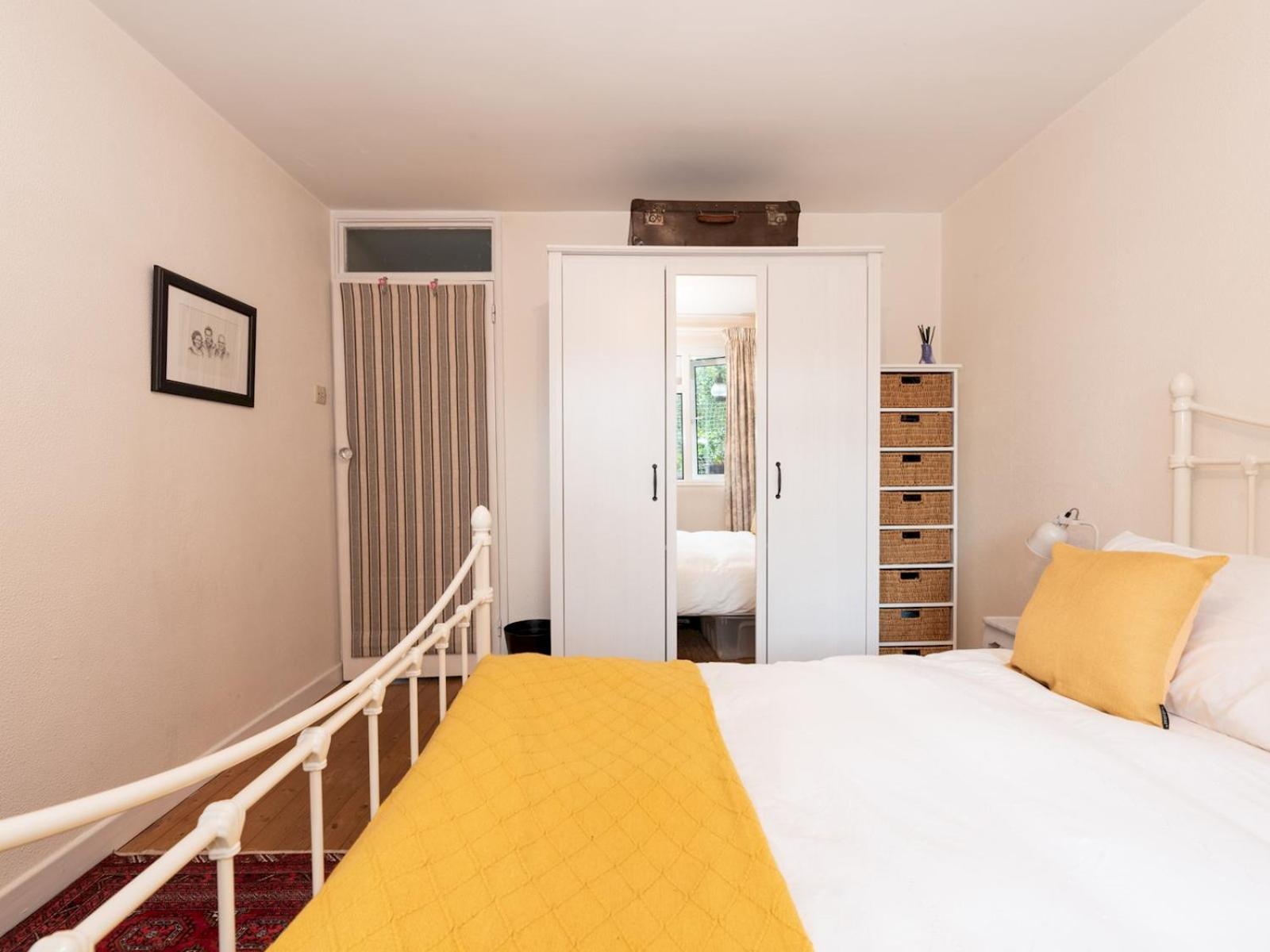 Apartment Pass The Keys Peaceful Zen With Parking Kew London