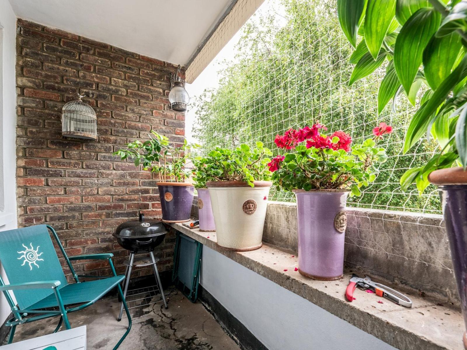 Pass The Keys Peaceful Zen With Parking Kew Apartment *