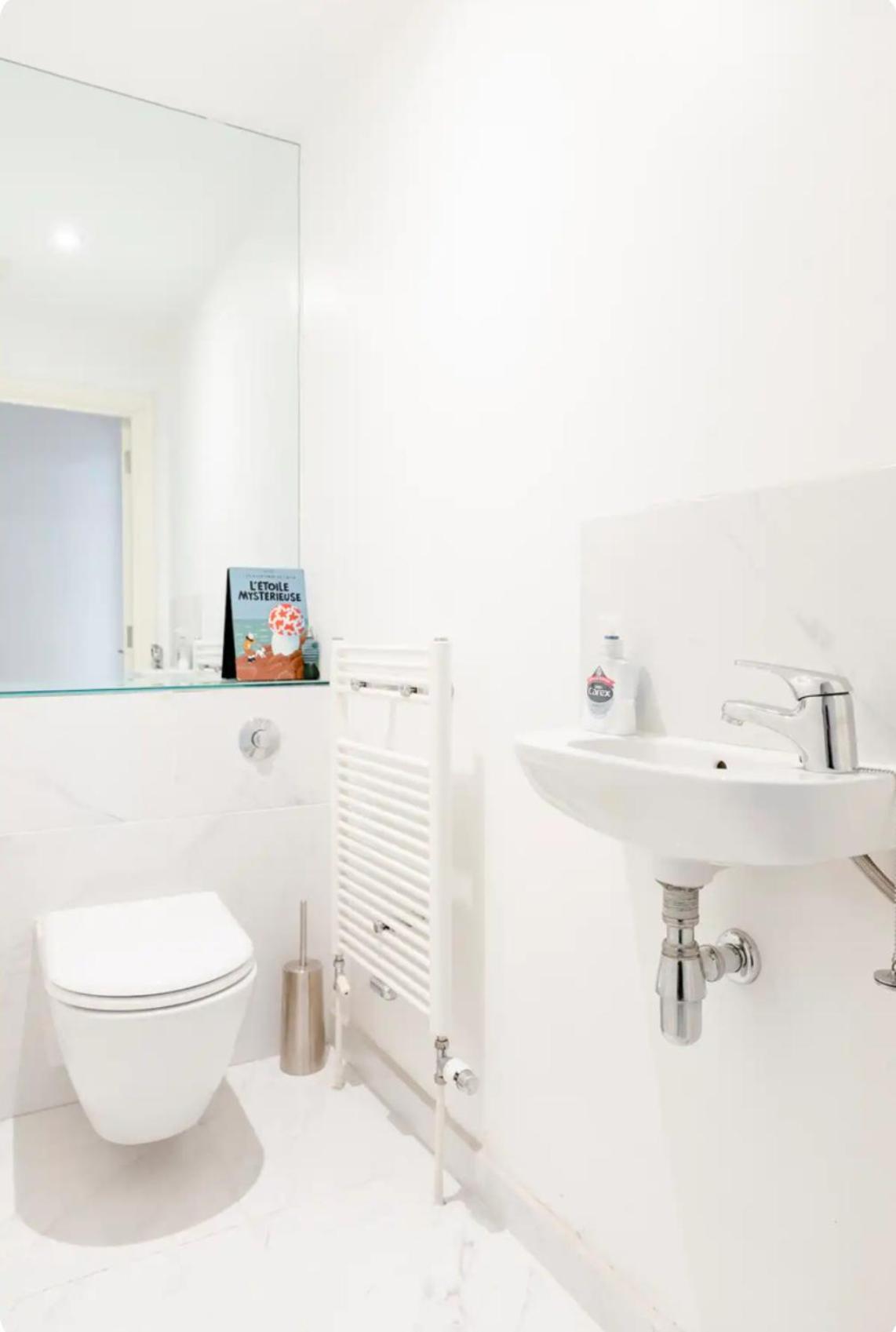 Lockable Ensuite In Modern Space With Shared Kitchen Fast Wifi Accommodatie bij particulieren Londen