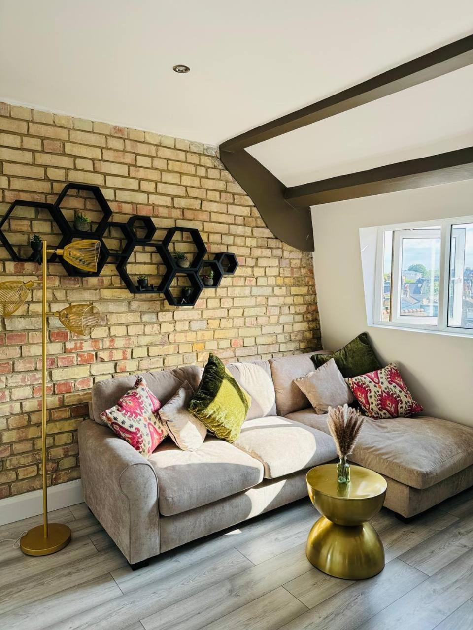 Stylish Two-story Retreat * Londen