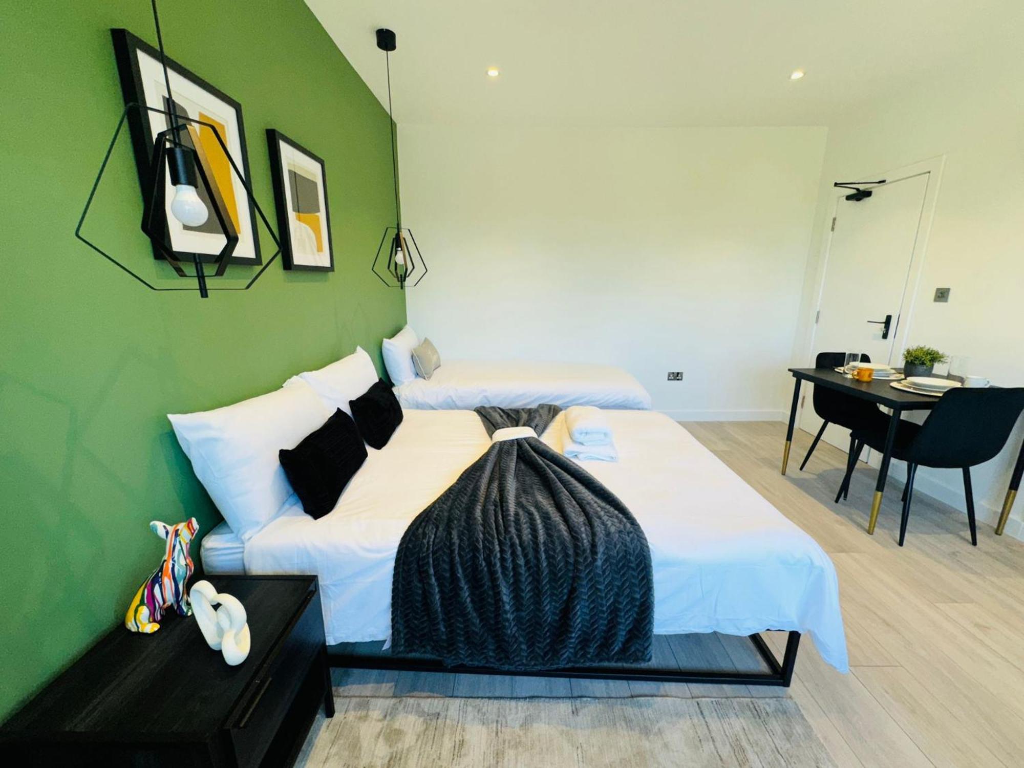Gjestgiverier Center Next To Westfield Shopping & Attractions London