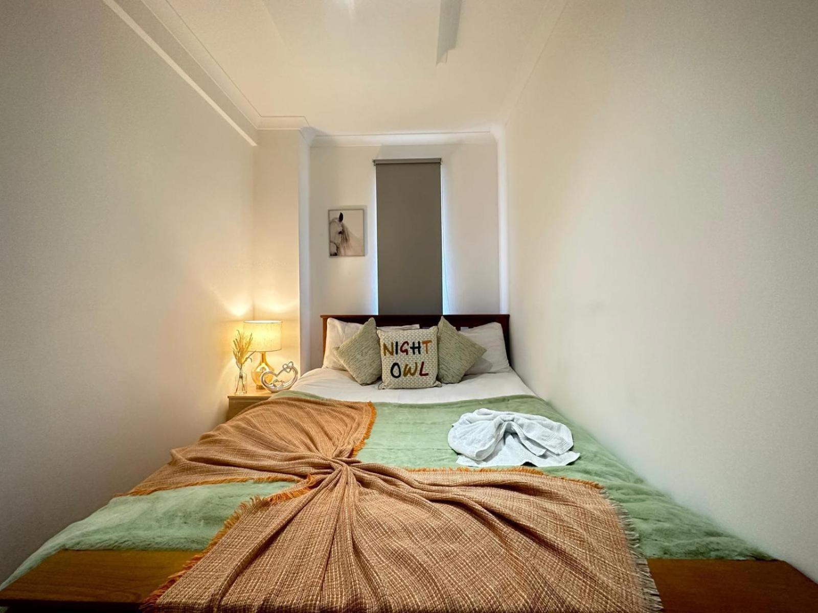 Stylish 1 Bedroom & Livingroom In Central *