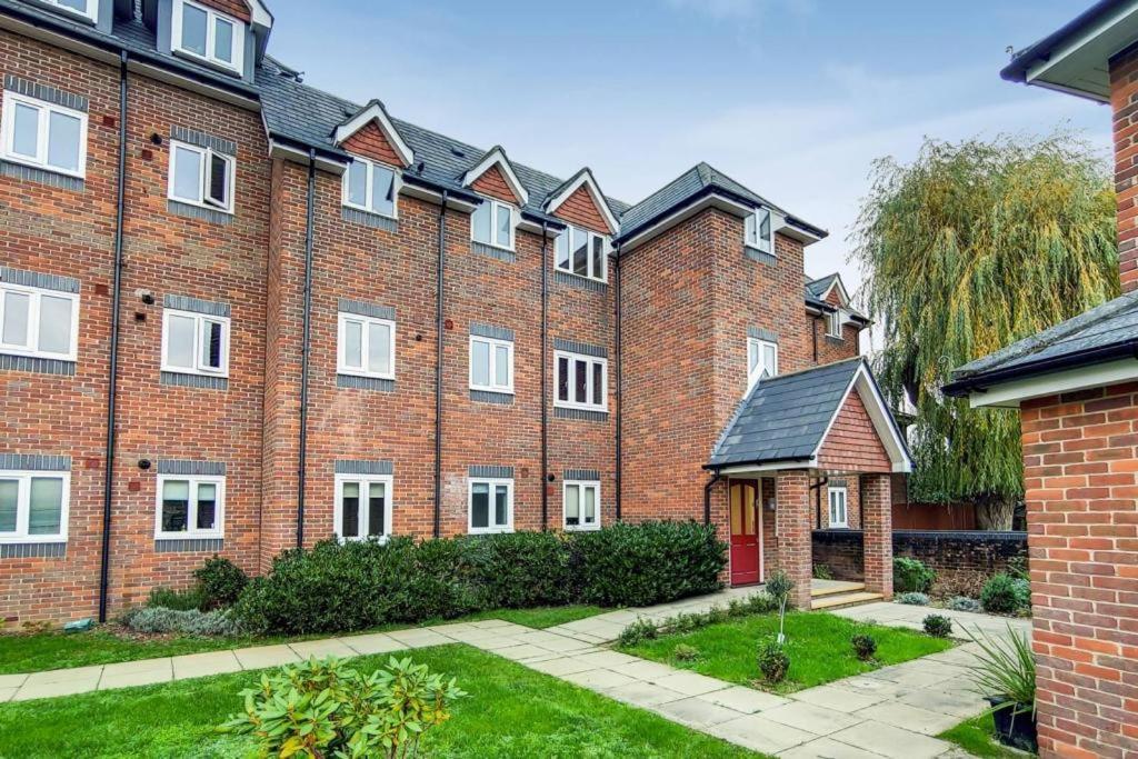 Apartment Wimbledon With Parking