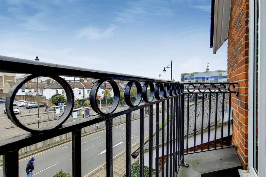 Wimbledon With Parking Apartment