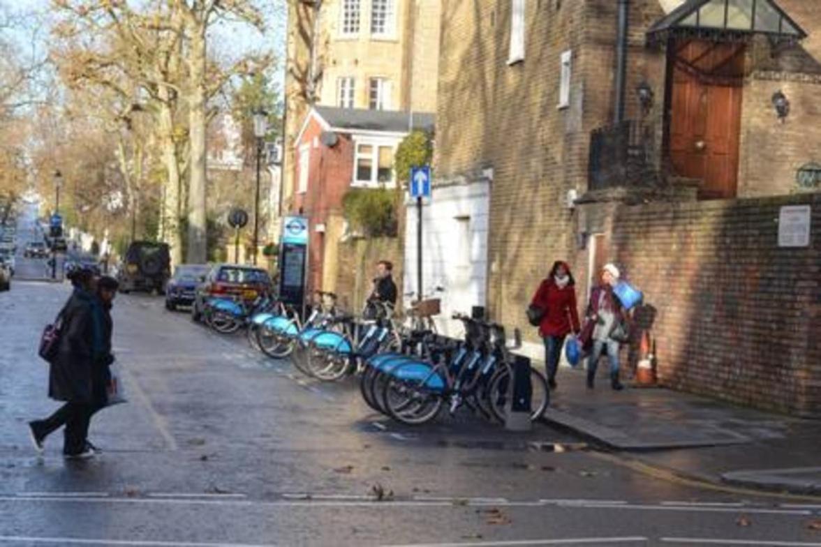 Apartment Holland Park 2 Bed Flat By Basetogo London