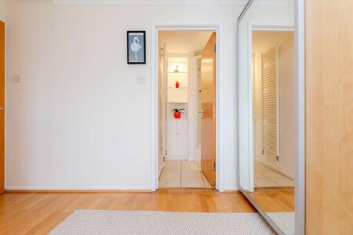 Holland Park 2 Bed Flat By Basetogo London