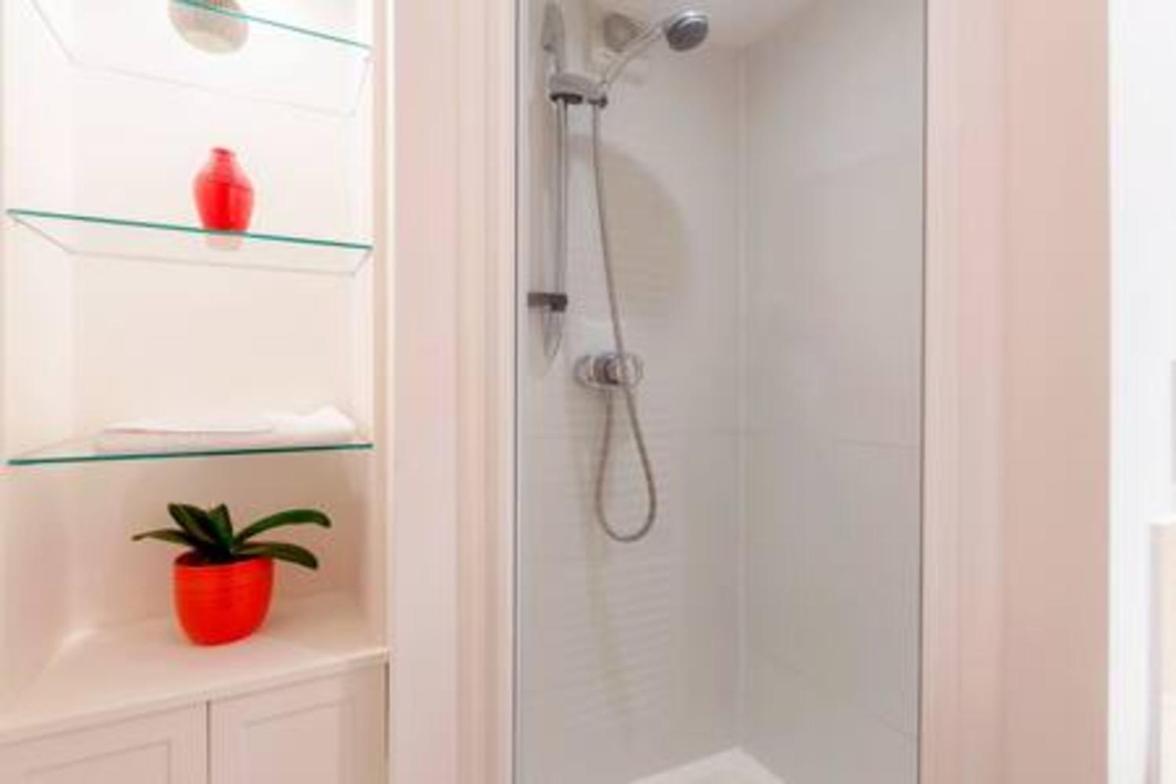 Holland Park 2 Bed Flat By Basetogo * London