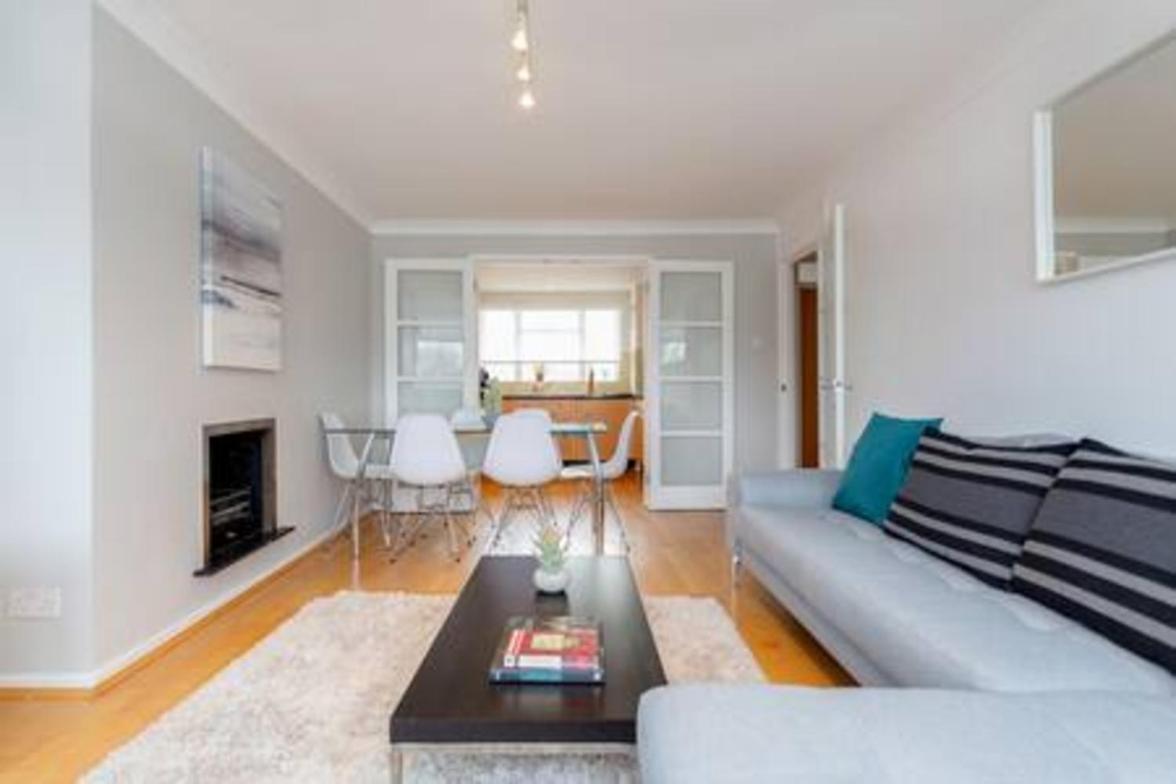 Apartment Holland Park 2 Bed Flat By Basetogo