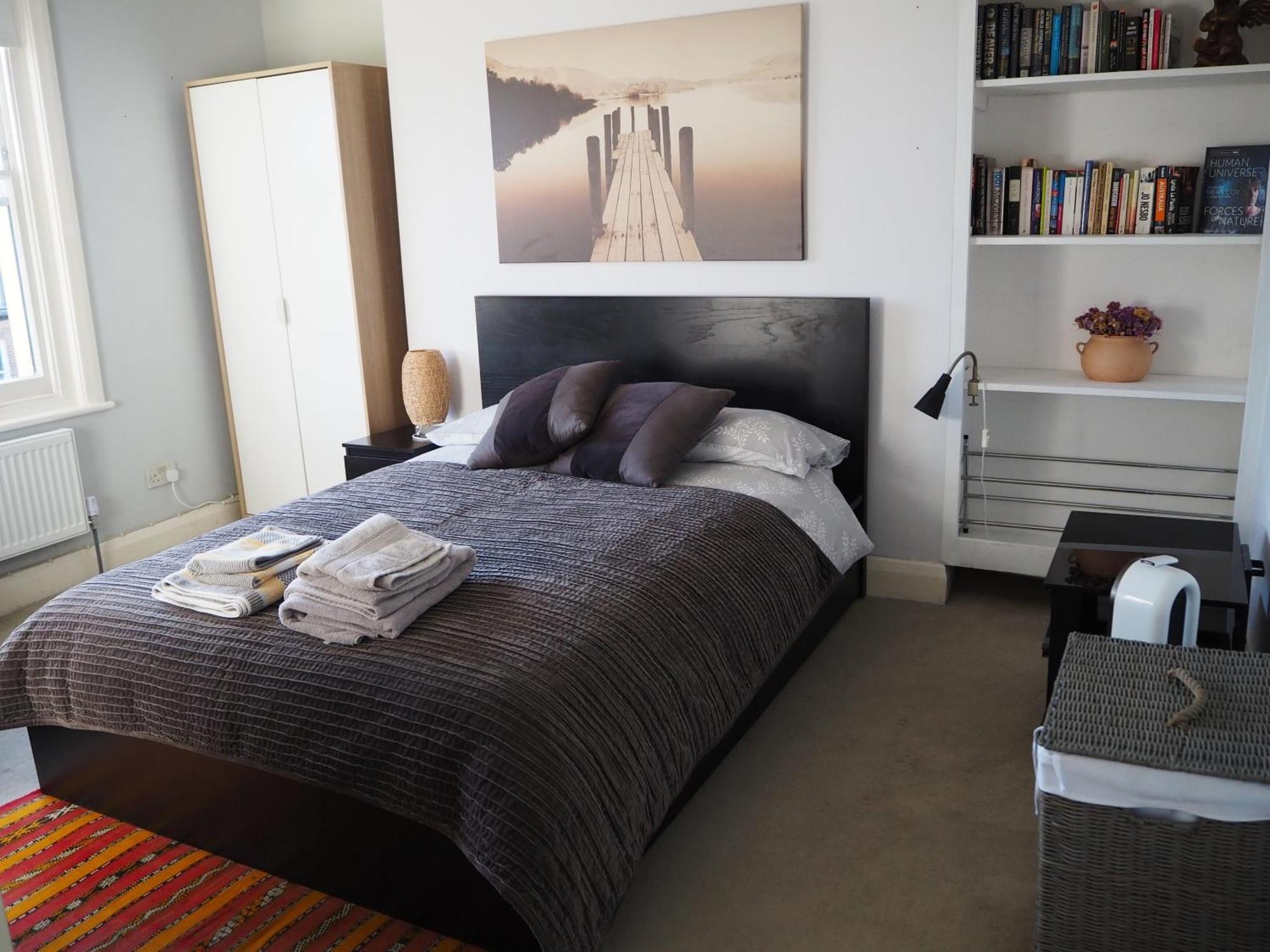 Stunning House Overlooking Local Park Vakantiehuis Londen