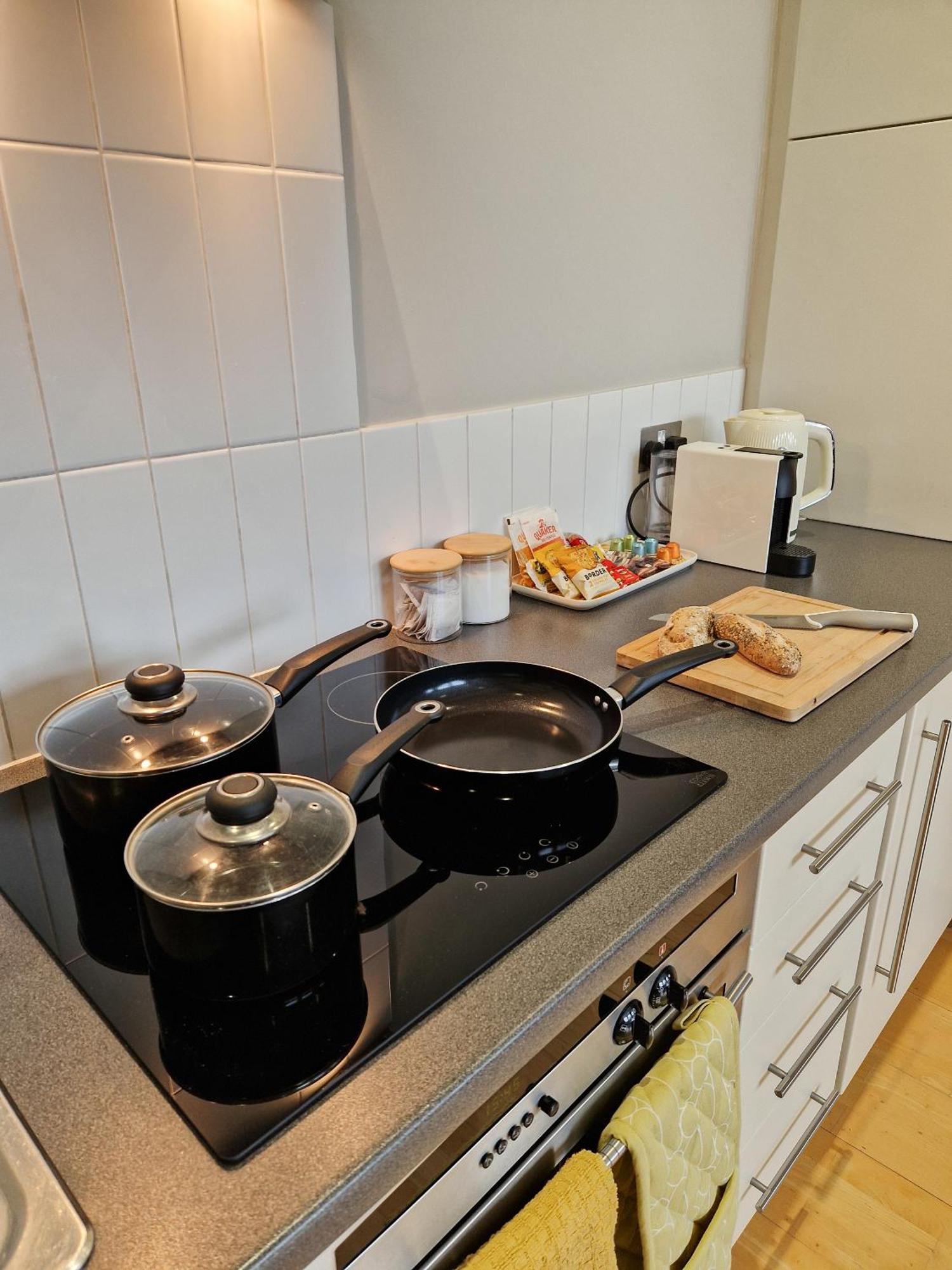 1-bed Apartment, Close To Kensington Olympia With Free Wi-fi & Netflix Apartamento