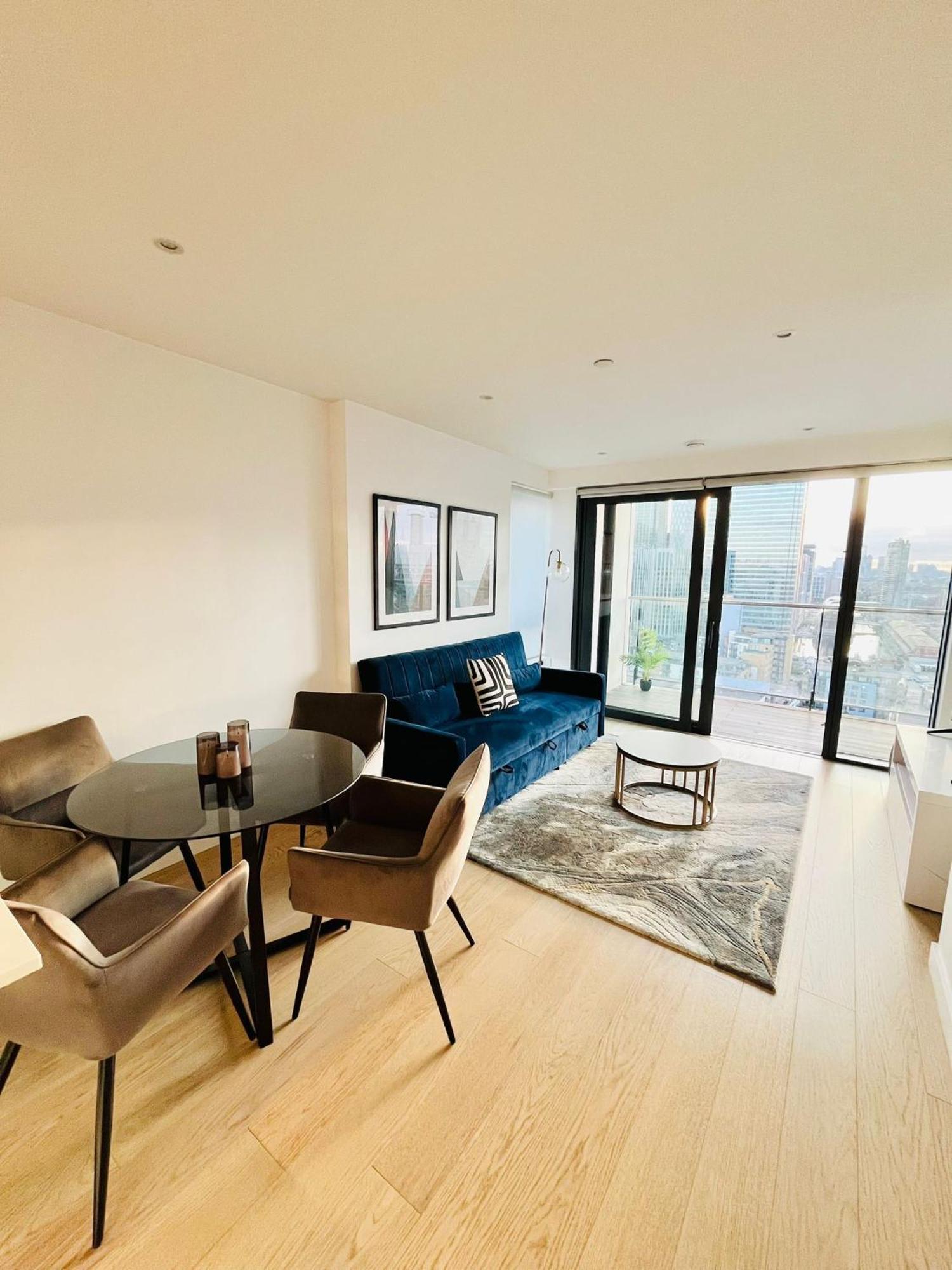Modern Canary Wharf Apartment - Prime For Business & Family - Near Tube Access Apartment *