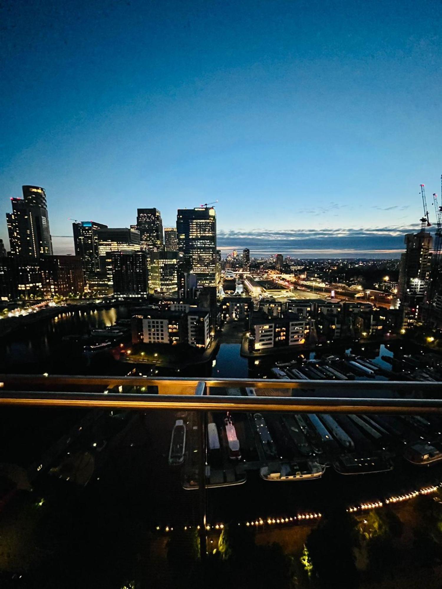 Apartment Modern Canary Wharf Apartment - Prime For Business & Family - Near Tube Access London