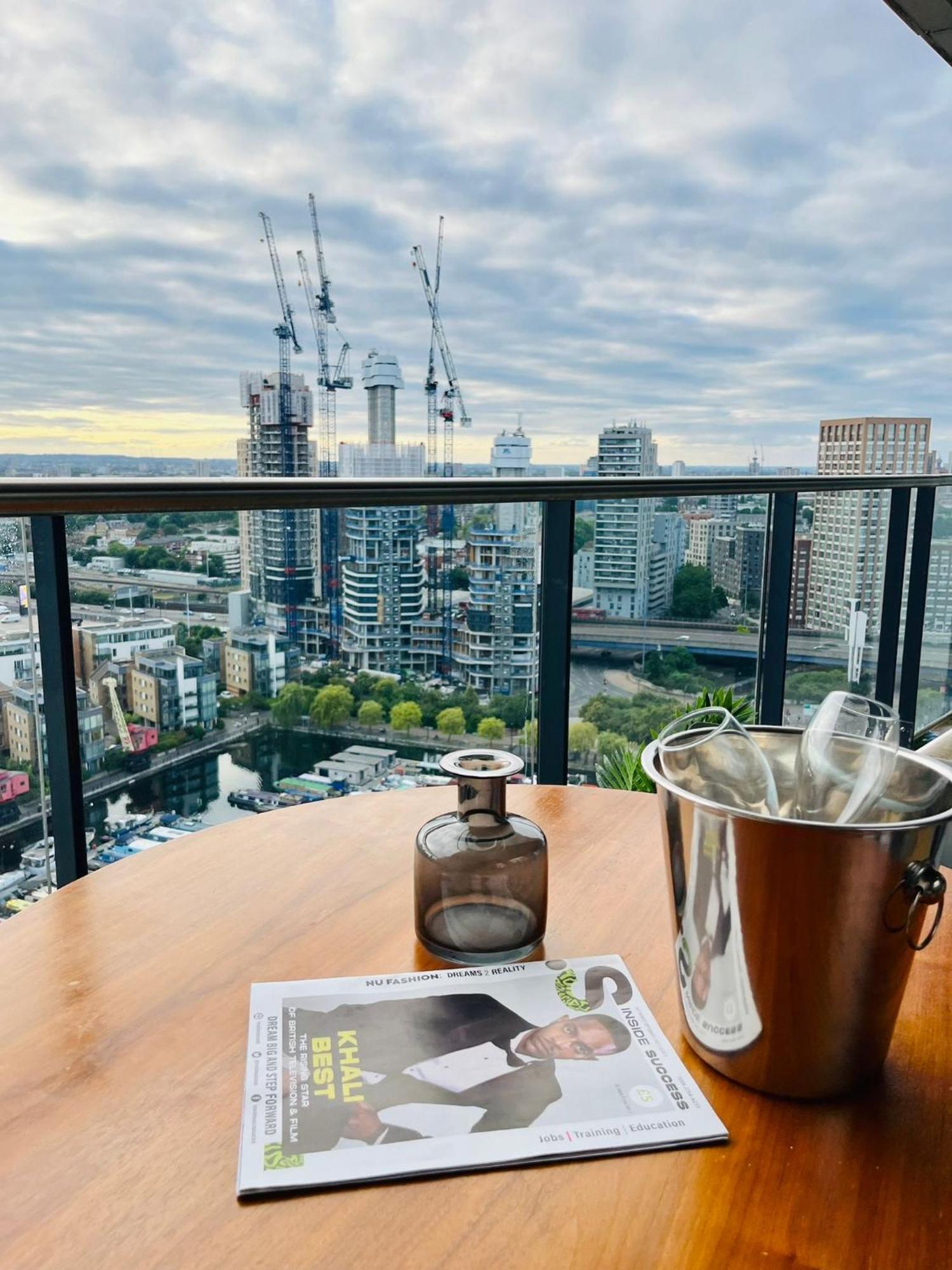 Modern Canary Wharf Apartment - Prime For Business & Family - Near Tube Access Apartment *