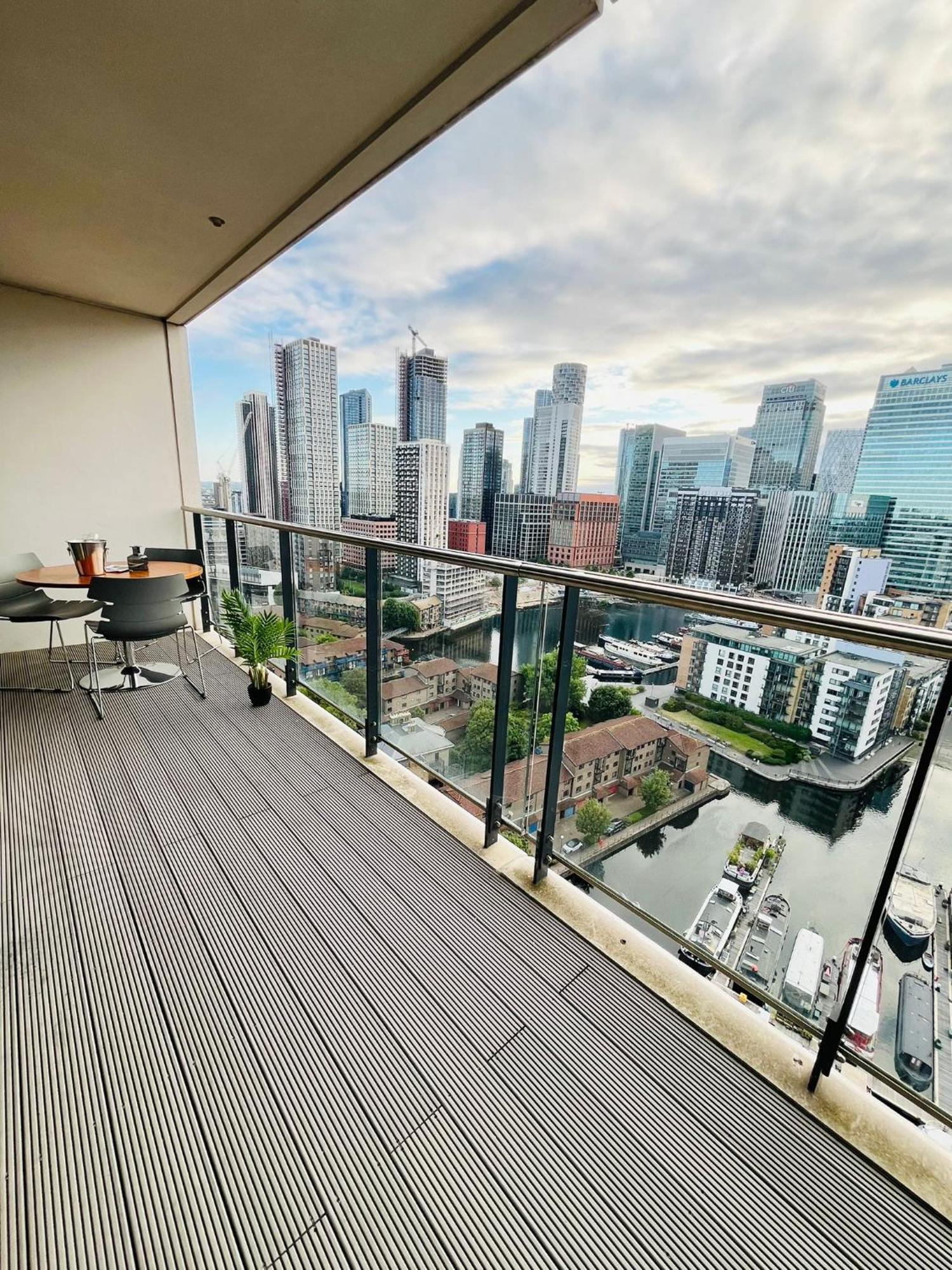 Modern Canary Wharf Apartment - Prime For Business & Family - Near Tube Access * London