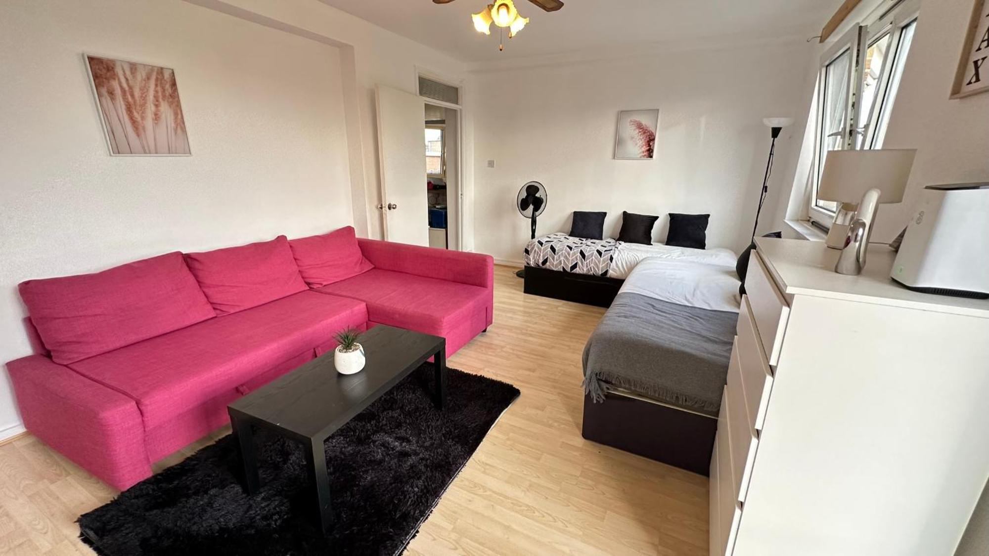 Modern 3 Bedroom Flat In Camden *