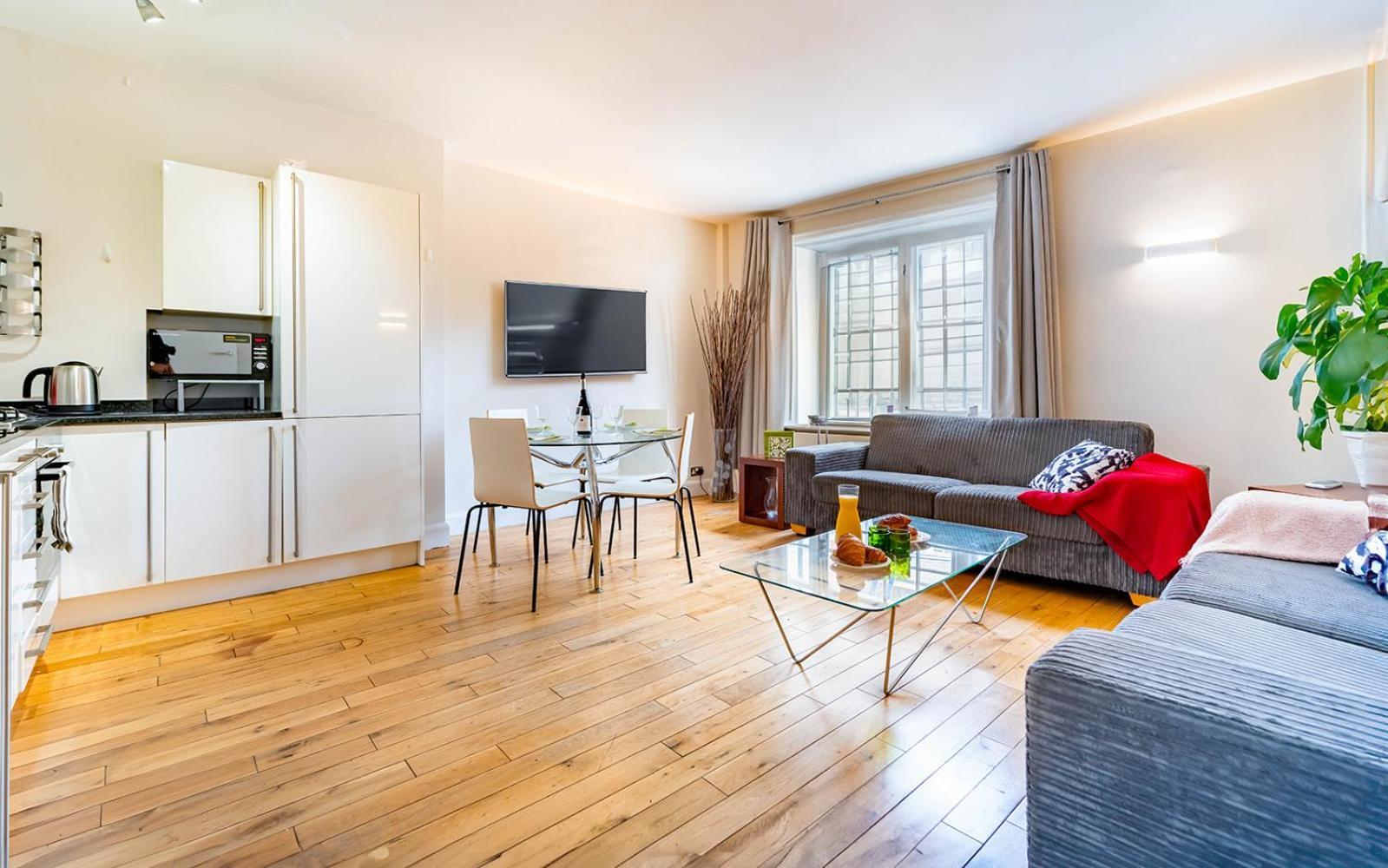 Spacious With A Balcony In Prime Location In Farringdon Appartement *