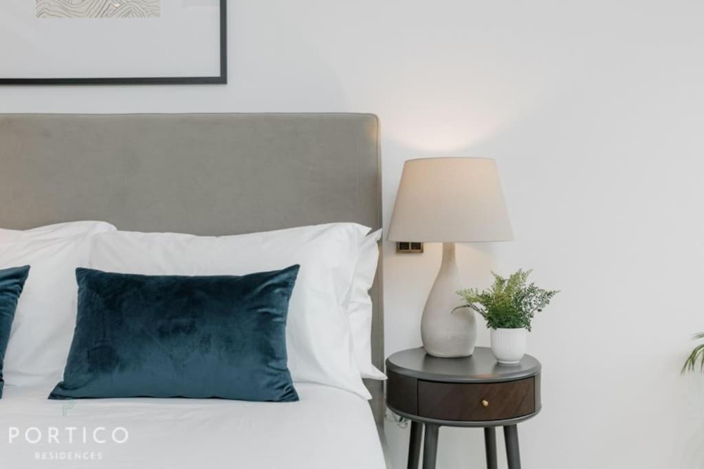 Apartment Portico Residences - Beautiful 2 Bed With Pool In Nine Elms London