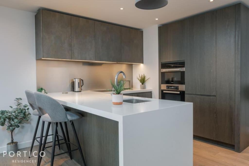 Portico Residences - Beautiful 2 Bed With Pool In Nine Elms