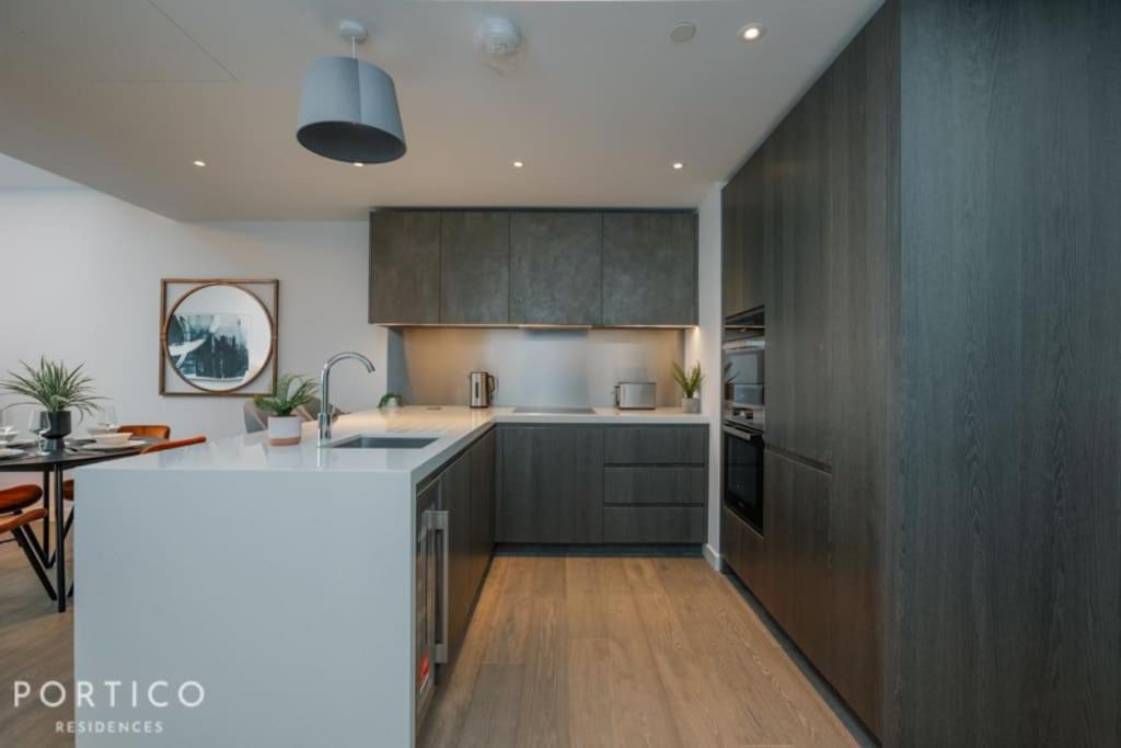 Portico Residences - Beautiful 2 Bed With Pool In Nine Elms *