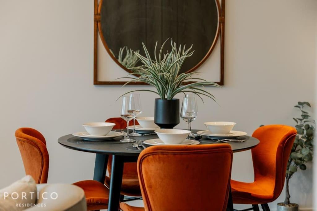Portico Residences - Beautiful 2 Bed With Pool In Nine Elms Apartment