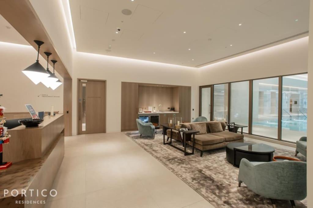 Portico Residences - Beautiful 2 Bed With Pool In Nine Elms London